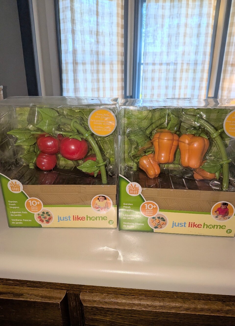 NEW Vintage ToysRUs Garden Veggies Toys Bell Peppers Tomatoes